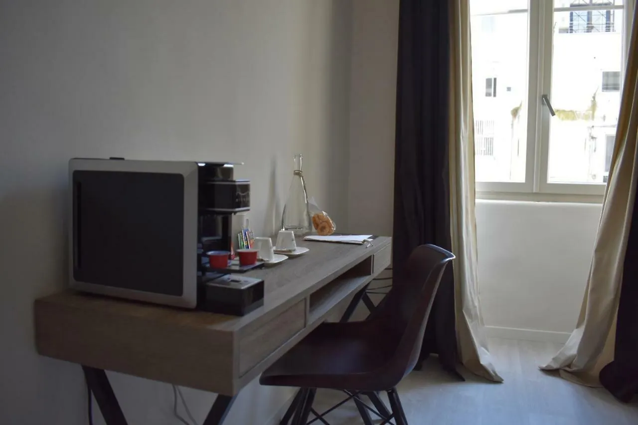 Gatto Bianco Duchessa Bed & Breakfast Bari 2*,  Italy