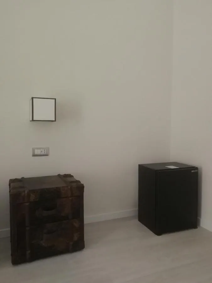 Gatto Bianco Duchessa Bed & Breakfast Bari 2*,  Italy